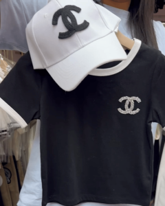 A Propos haut et casquette