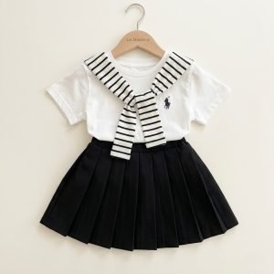 ensemble haut et jupe style marin pour fillette